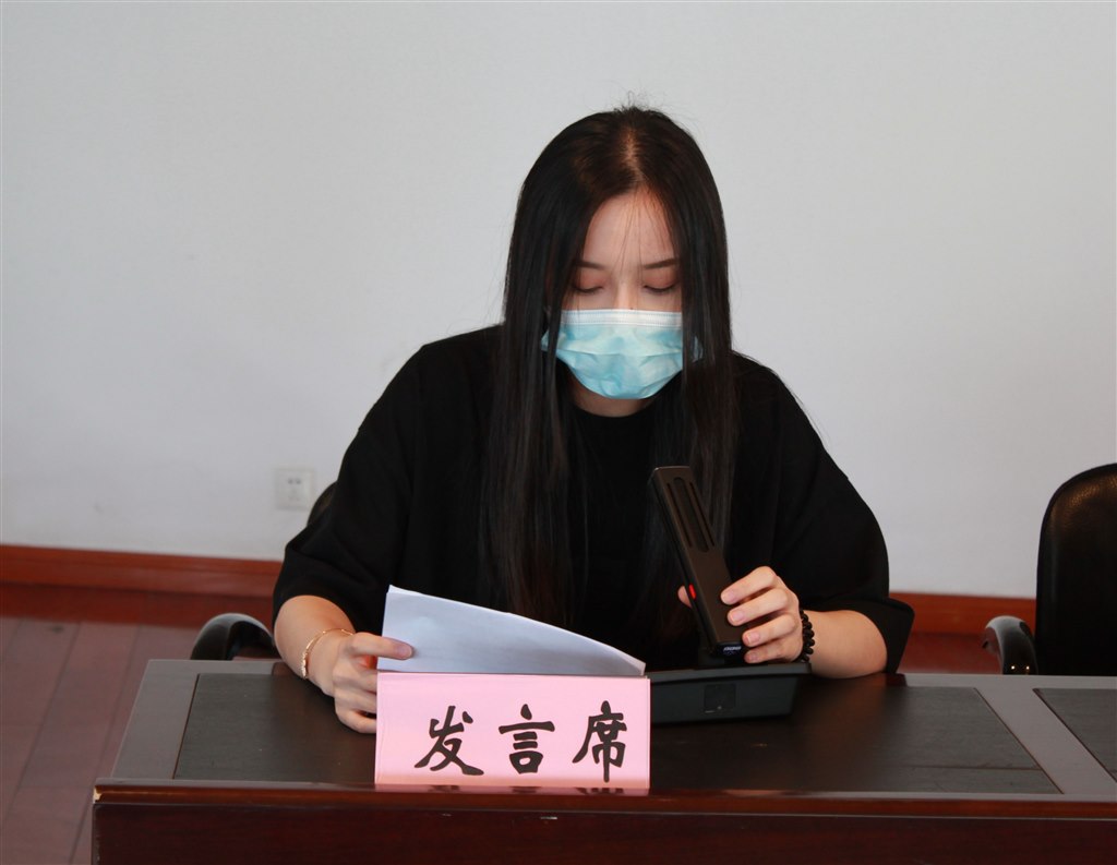 6優(yōu)秀畢業(yè)生代表發(fā)言.JPG 6優(yōu)秀畢業(yè)生代表發(fā)言.JPG