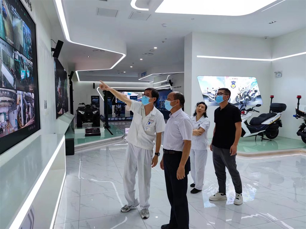 2孫利兵校長(zhǎng)一行參觀常州光陽(yáng)摩托車(chē)有限公司.jpg 2孫利兵校長(zhǎng)一行參觀常州光陽(yáng)摩托車(chē)有限公司.jpg