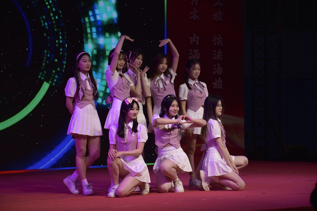 02舞蹈.jpg 02舞蹈.jpg