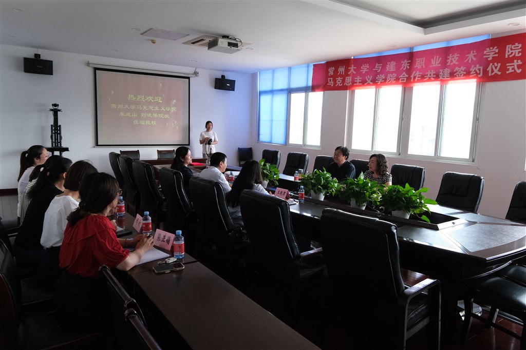 1活動(dòng)現(xiàn)場(chǎng).JPG 1活動(dòng)現(xiàn)場(chǎng).JPG