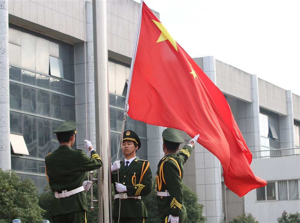 升旗4.JPG 升旗4.JPG