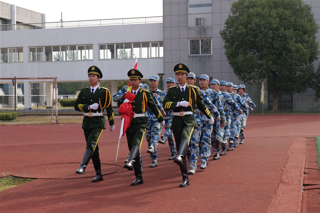 升旗1.JPG 升旗1.JPG