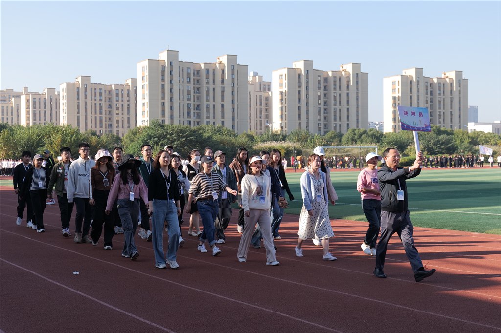 8隊(duì)列(裁判)2.JPG 8隊(duì)列(裁判)2.JPG