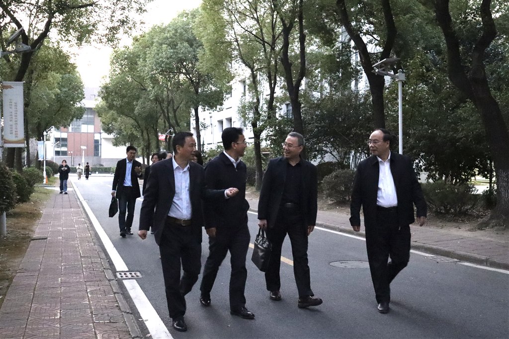 參觀校園 中瑞.jpg 參觀校園 中瑞.jpg