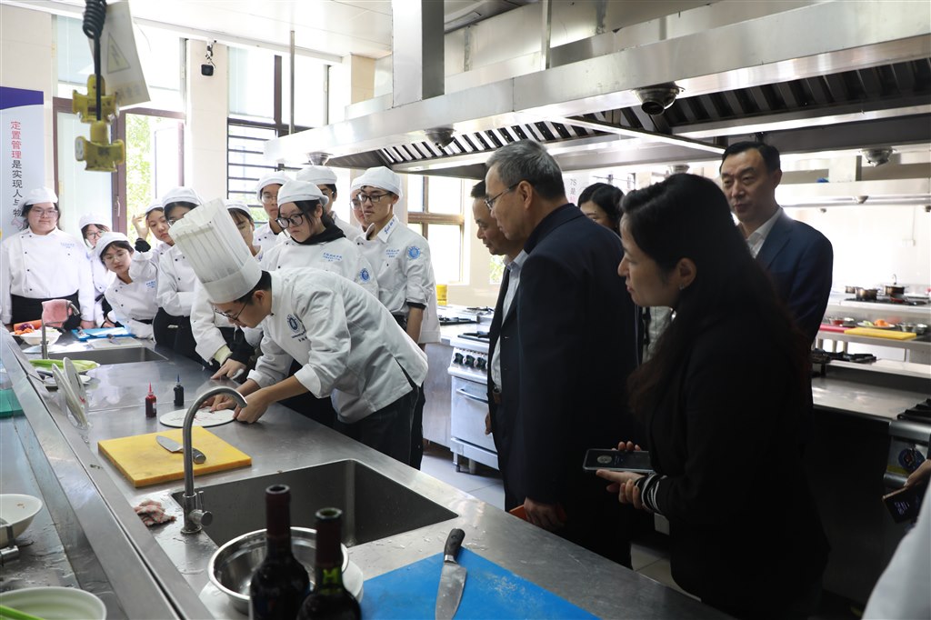 烹飪教學現(xiàn)場.JPG 烹飪教學現(xiàn)場.JPG