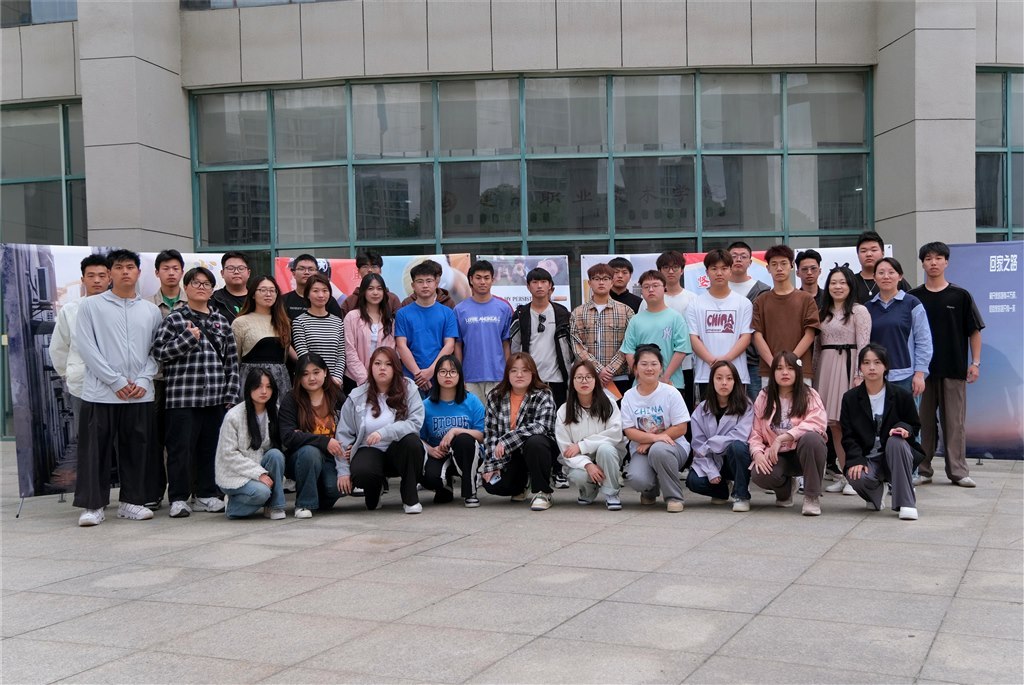 參賽學生.jpg 參賽學生.jpg