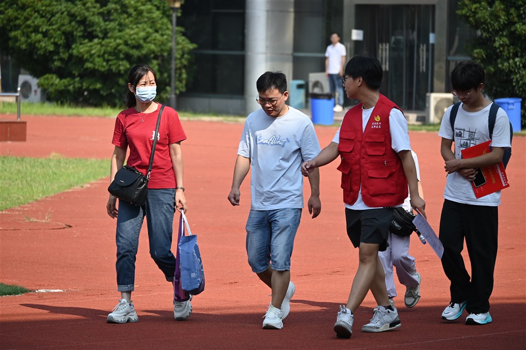 志愿者服務(wù)1.JPG 志愿者服務(wù)1.JPG