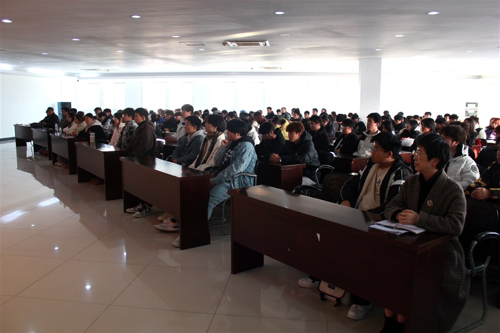 參會(huì)人員.JPG 參會(huì)人員.JPG